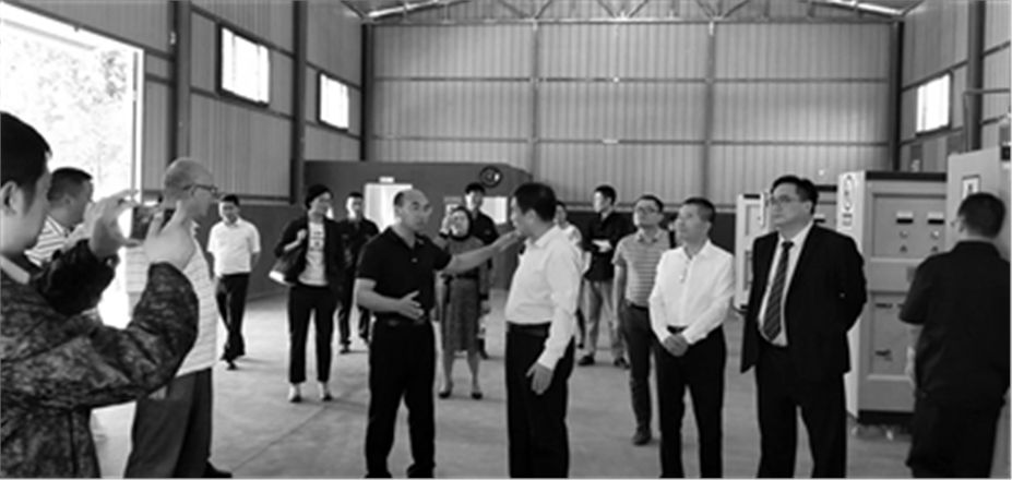 全國首家生物質(zhì)醇油生產(chǎn)企業(yè)亮相西安 西安能用“地溝油當(dāng)燃料點火做飯了